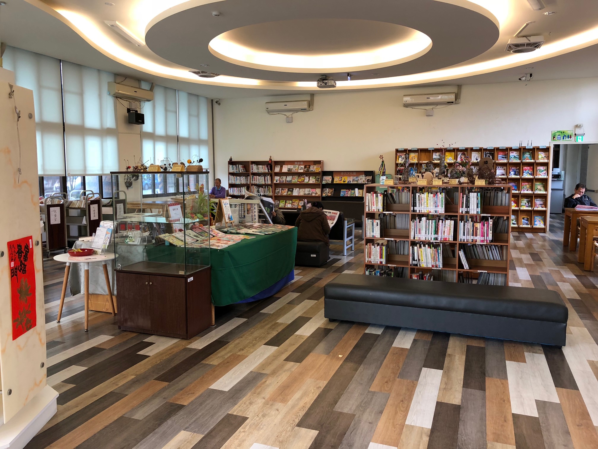 臺中市立圖書館神岡分館  一樓大廳