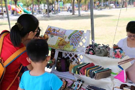 中市圖公園閱讀村每攤位市集均會推薦一本好書