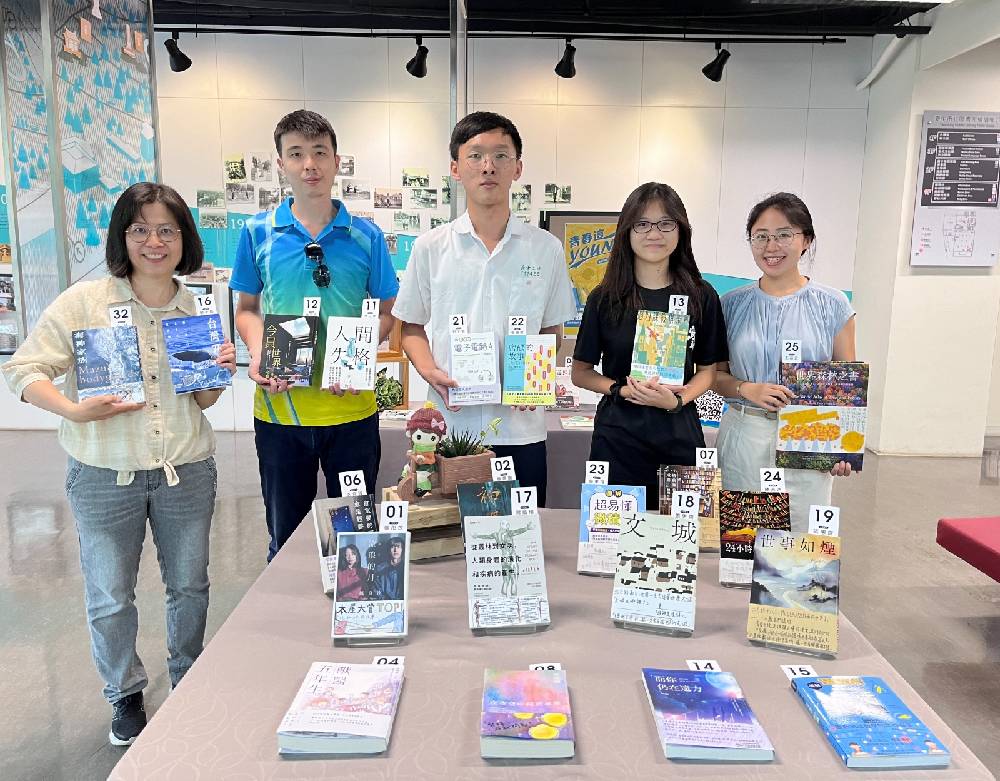中市圖與中二中推青少年選書之旅活動，邀民眾感受青少年閱讀喜好與創意設計