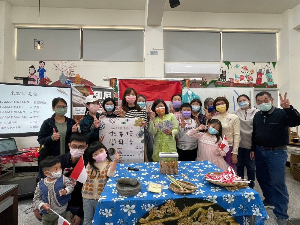 中市圖與台灣東南亞姐妹會合作辦理「做童玩學母語」活動