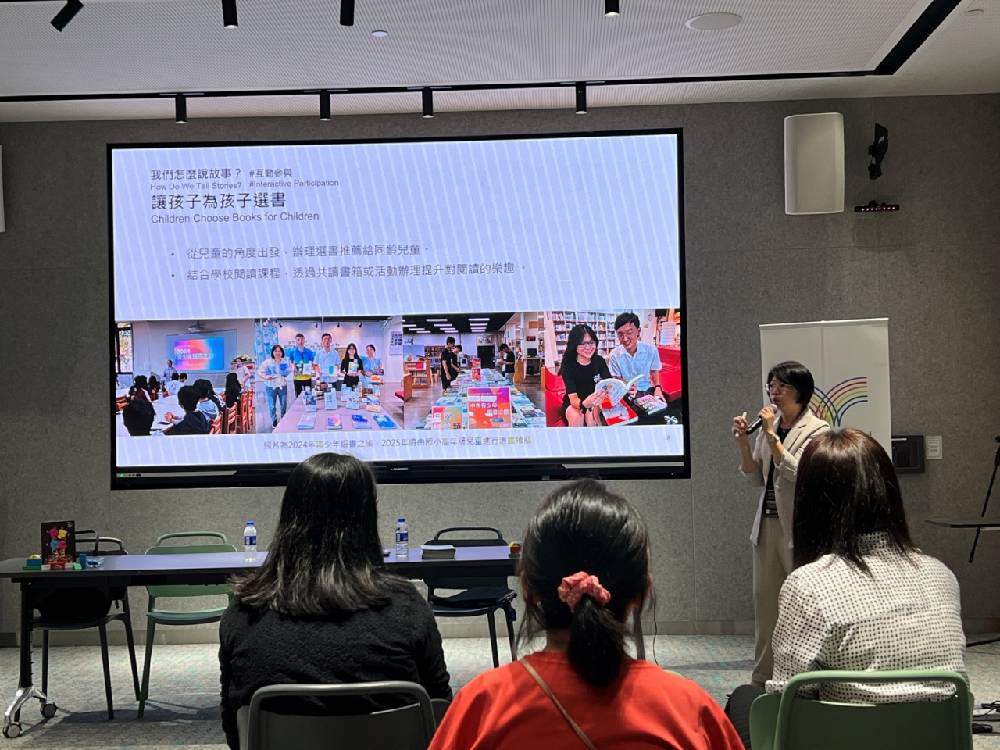 中市圖館長曾惠君在新加坡分享臺中市兒童閱讀推廣經驗