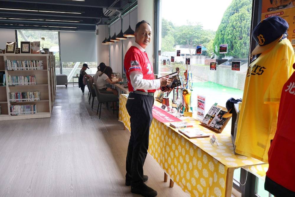 北勢國中林宏泰校長6月15日在沙鹿分館分享《水公主》故事，歡迎民眾來聆聽
