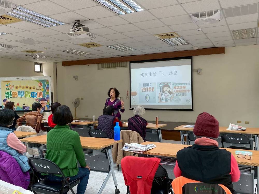 南屯圖書館長期推動樂齡共融與終身學習，打造銀髮學習友善場域