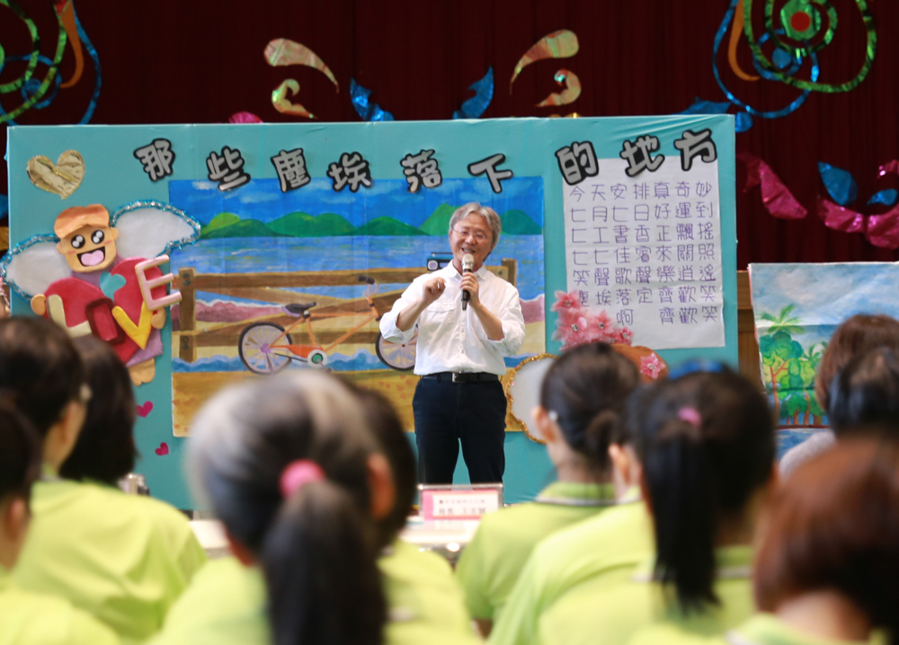 文化局長王志誠分享創作心得鼓勵同學再出發