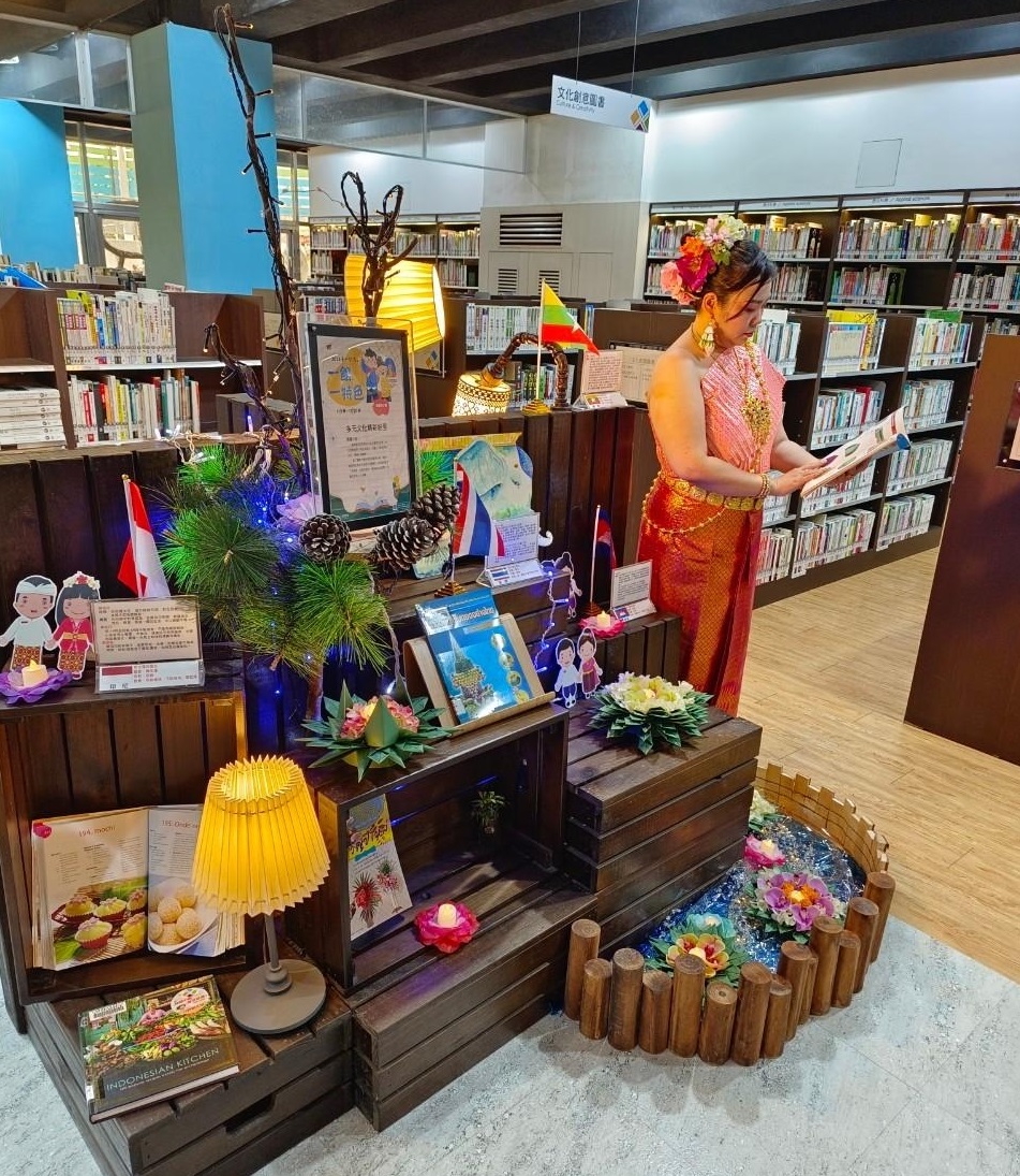 泰國籍新住民張郁馨老師邀請新住民姐妹們一起來圖書館閱讀