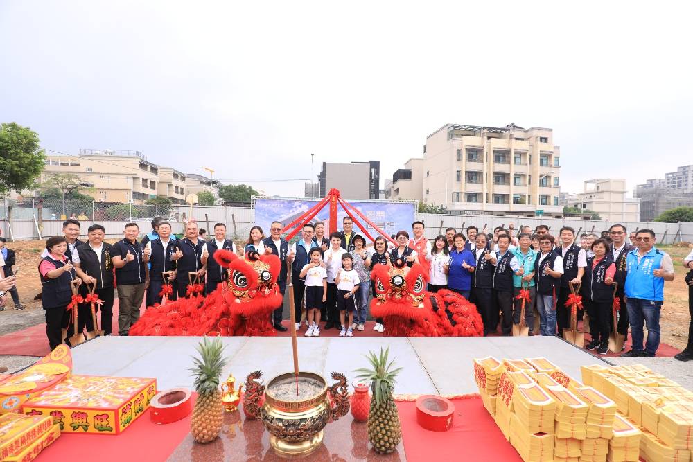 眾人祝福動土儀式成功